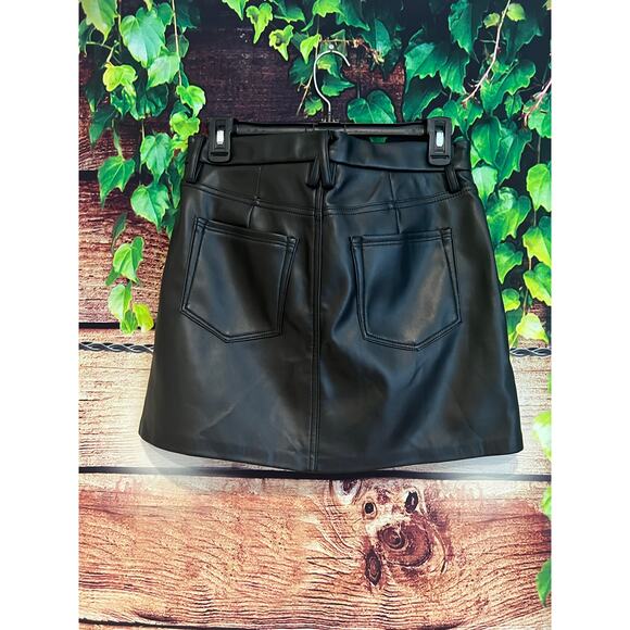 Good American Faux Leather Mini Skirt Short Black Pockets Minimalist Women 0 25 - Picture 2 of 7